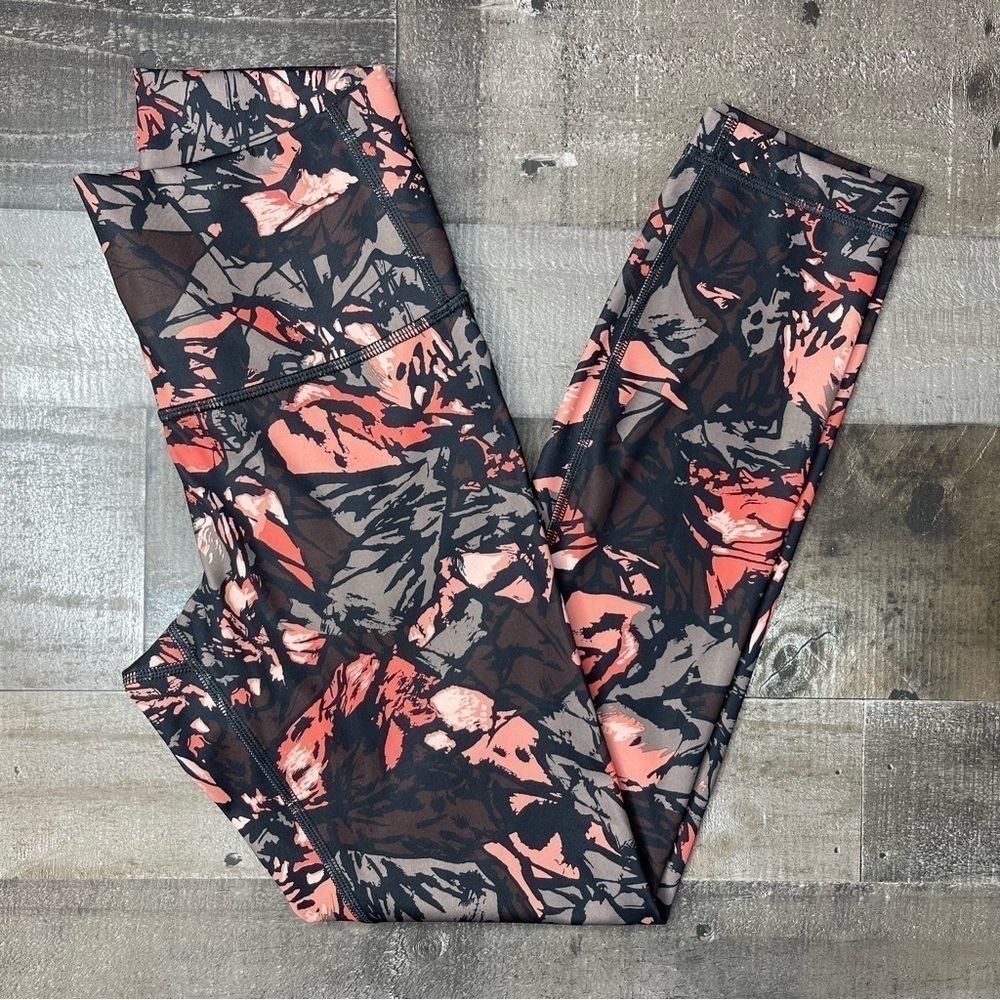 Lululemon High Rise Wonder Under Leggings size 4